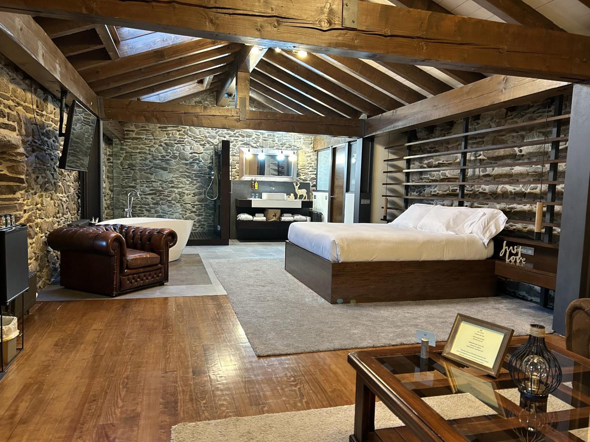 Mas Farner - Adults Only Bed & Breakfast Llivia Phòng bức ảnh
