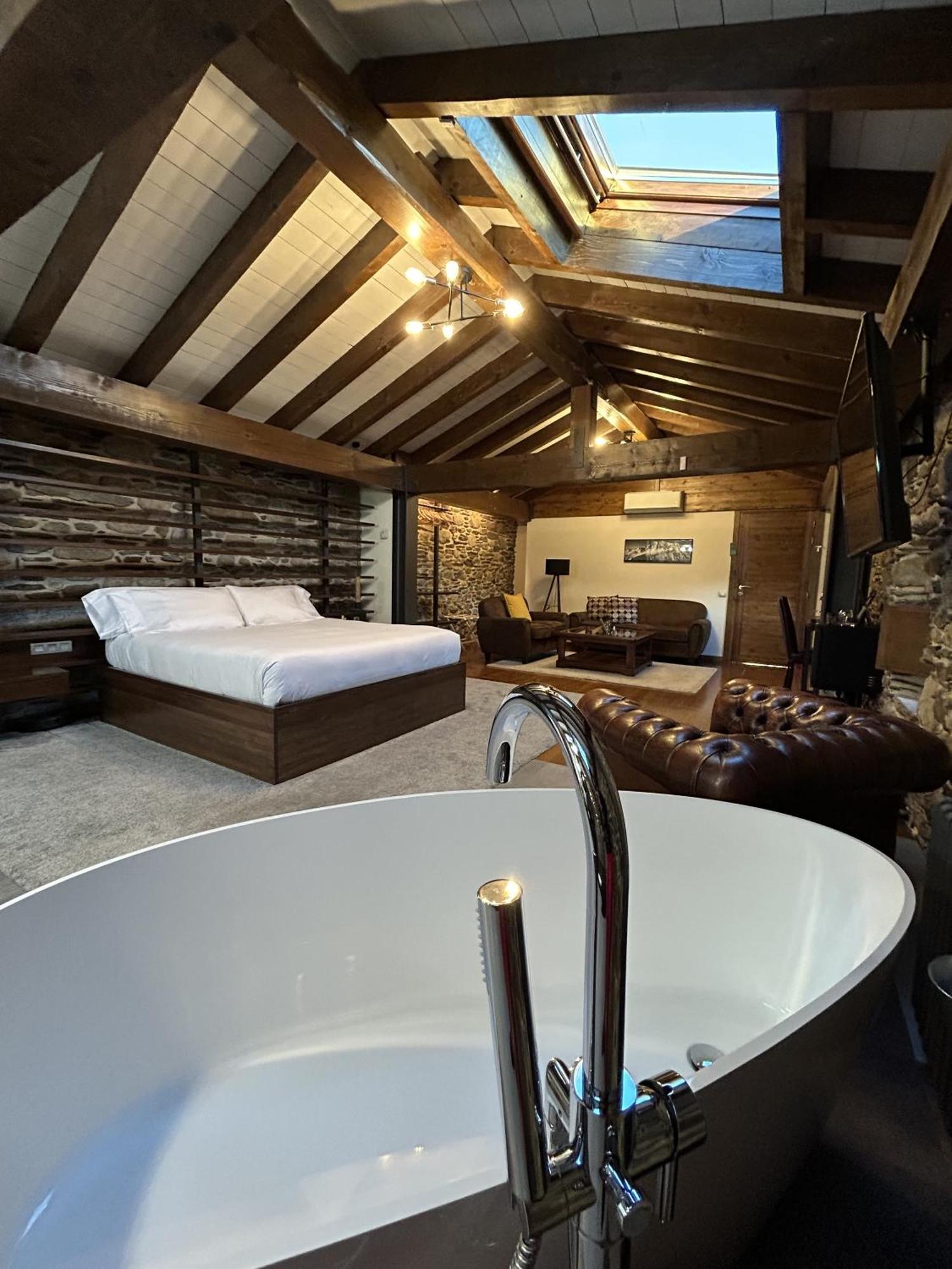 Mas Farner - Adults Only Bed & Breakfast Llivia Phòng bức ảnh